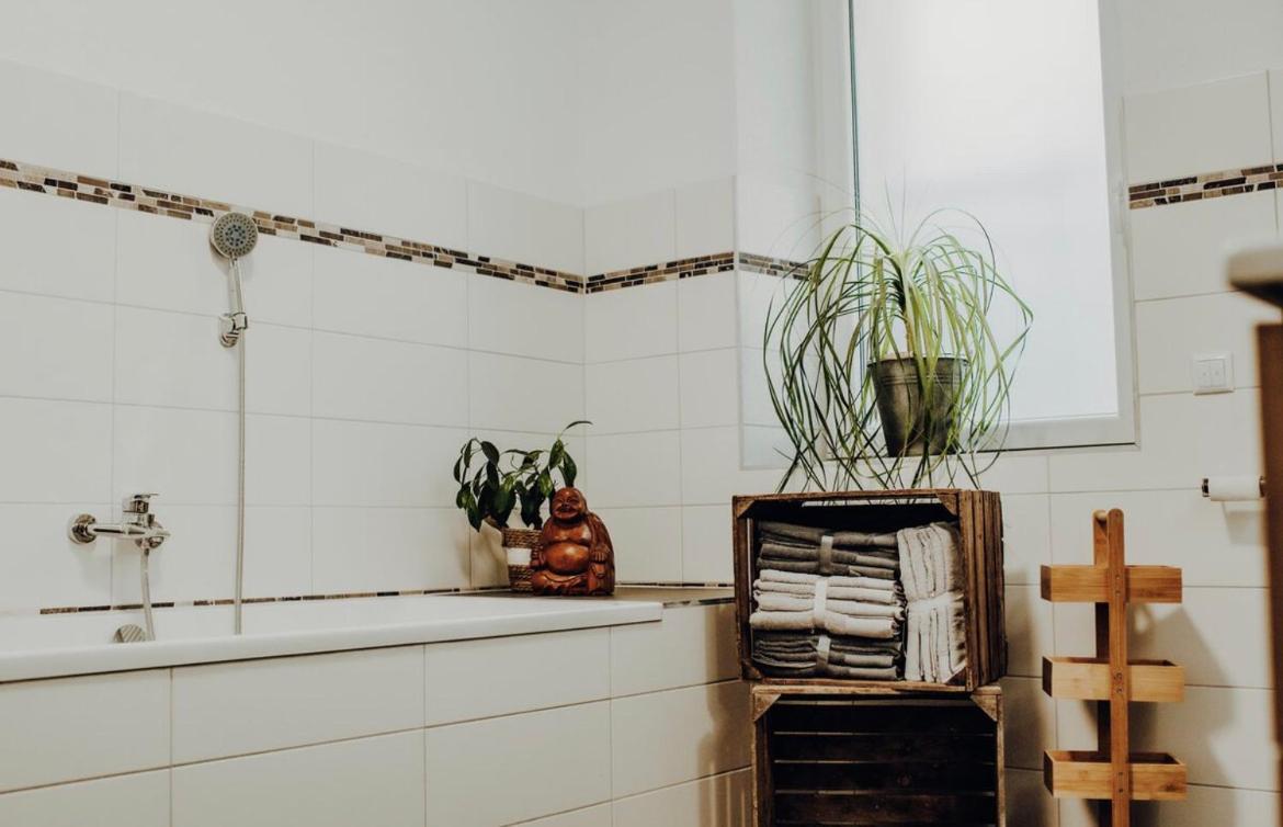 Mayen, Baeckerstr, Privatzimmer Nr1, Innenstadt, Naehe Nuerburgring & Burg Eltz, Gemeinschaftsbad Luaran gambar